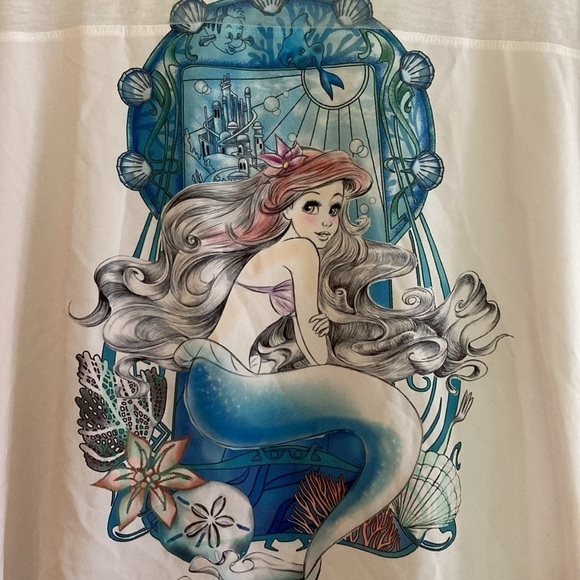 Disney Tops - Disney Little Mermaid Mixed Media Roll S/S Curved Hem White Blue T-Shirt Size M
